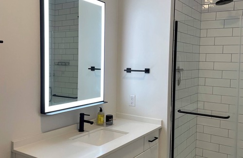 East Downtown Houston Apartamento | Modern 1BR EaDo Gym, Pilates, Pool & Roof Lounge