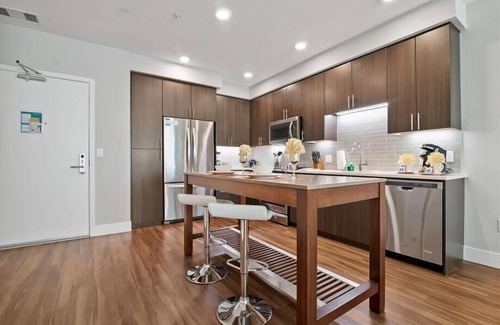Shoreline West Apartamento | Modern 1BR | Kitchen + Laundry | Near Castro St
