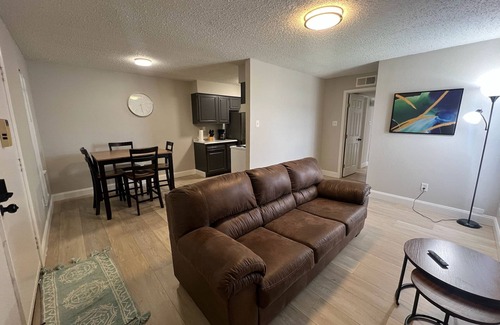 Oaks Historic District Apartamento | Modern 1BR Peaceful Stay
