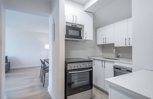Shaughnessy Village Apartamento | Modern 1BR | Steps to Atwater