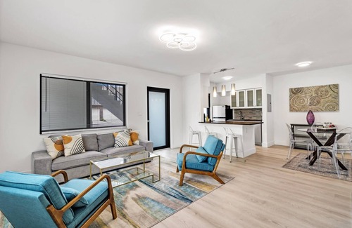 Croissant Park Condominio | Modern 2/1 rent near Las Olas Fort Lauderdale