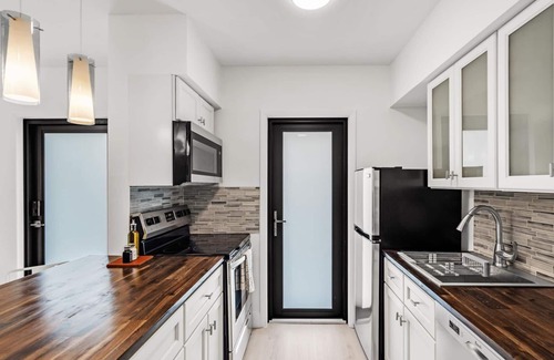 Croissant Park Condominio | Modern 2/1 rent near Las Olas Fort Lauderdale