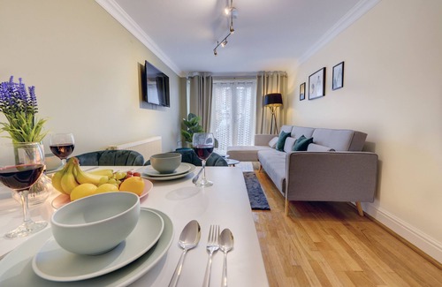 Leamington Spa Apartamento | Modern 2 bed apt with parking and Netflix