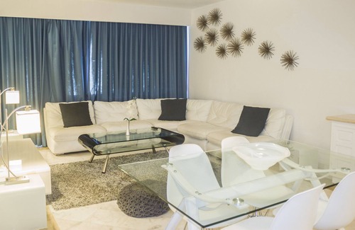 La Isla Apartamento | ⚓⚓ Condominio moderno de 2 Bd justo en la playa⚓⚓
