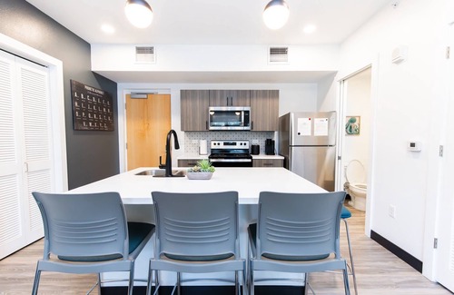 Zephyrhills West Condominio | Modern 2 BDR Condo Steps from Tennis & Wellness Center, Pickleball