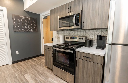 Zephyrhills West Condominio | Modern 2 BDR Condo Steps from Tennis & Wellness Center, Pickleball