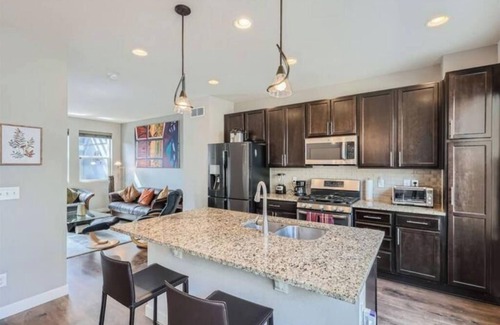 Broomfield Casa | Modern 2 BDR Townhome in Broomfield