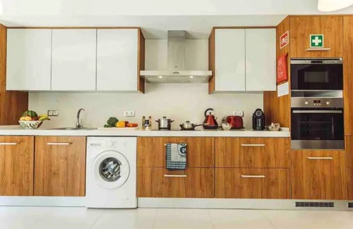 Leiria Apartamento | Modern, 2 bed apartment near the beach