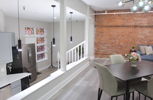 Albany Apartamento | ★MODERN 2 bed, 1 bath w/ patio! Great downtown location ★