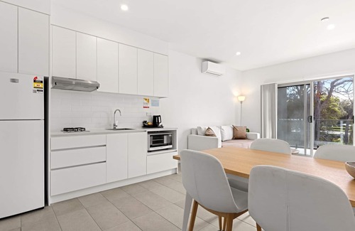 Callala Beach Apartamento | Modern 2 Bed Apartment with BBQ - 6 Min walk to beach