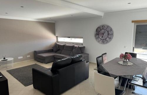 Lagoa e Carvoeiro Apartamento | Modern 2 Bed Apartment 5km Carvoeiro
