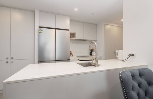 Phillip Apartamento | Modern 2-Bed Apartment with Premium Amenities
