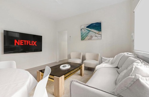 Bondi Apartamento | Modern 2-Bed Apartment with Parking near Bondi Beach