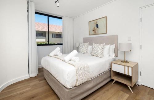 Claremont Apartamento | Modern 2-Bed Apartment in Claremont with Balcony