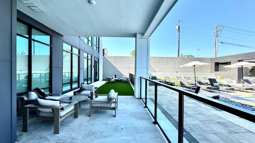 McNeil Apartamento | Modern 2- Bed Apt Pool & Gym