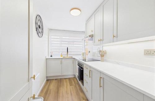 Calne Casa | MODERN 2 BED BUNGALOW SLEEPS 4 Pet friendly