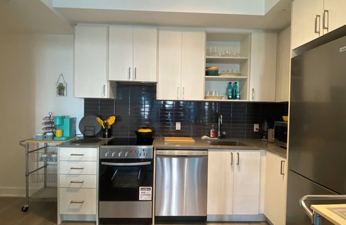 Downsview Condominio | Modern 2-Bed Condo/2 Balconies With Park Views/ Family & Pet Friendly