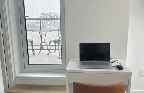 Downsview Condominio | Modern 2-Bed Condo/2 Balconies With Park Views/ Family & Pet Friendly