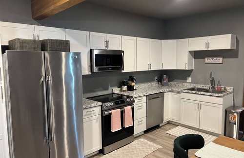 Fairbanks Apartamento | Modern 2‑bed condo near downtown Fairbanks fully equipped kitchen in‑unit laundry off‑street parking