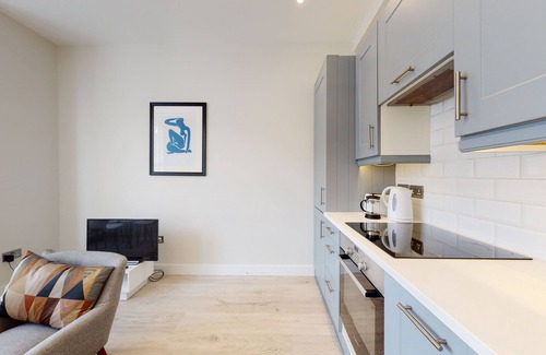Golborne Apartamento | Modern 2 Bed Flat - 4mins to Westbourne Park Tube