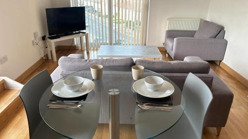 Southend-on-Sea Apartamento | Modern 2 bed flat with balcony