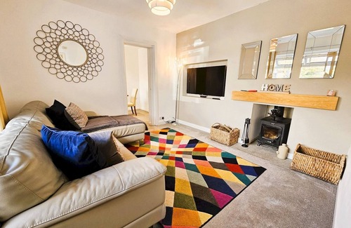 Shrewsbury Casa | Modern 2-bed home in a peaceful area, with parking | Pass the Keys