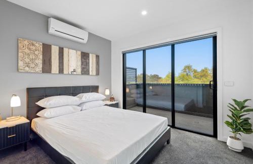 Brunswick West Casa | Modern 2-Bed Home in Brunswick with Courtyard