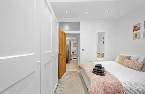 Larkhall Apartamento | Modern 2-Bed Home in Vibrant SW9, Great Location