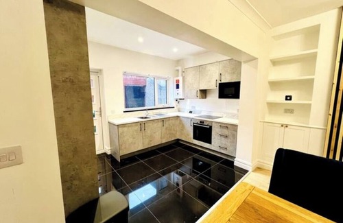 Blyth Casa | Modern 2-bed house in Blyth centre with two bedrooms and two bathrooms