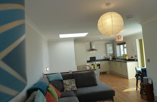 Tankerton Casa | Moderna casa de 2 camas (hasta 4 personas), a 50 metros del mar