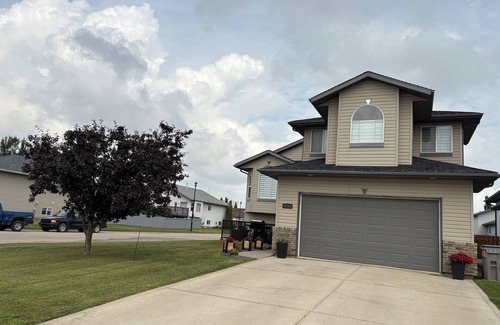 Grande Prairie Casa | Modern 2 bedroom basement suite
