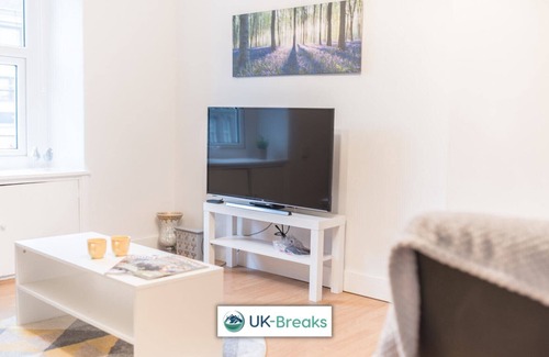 Egremont Apartamento | Modern, 2 bedroom, 1st floor apartment. 24hr check-in. Fast Wi-fi.