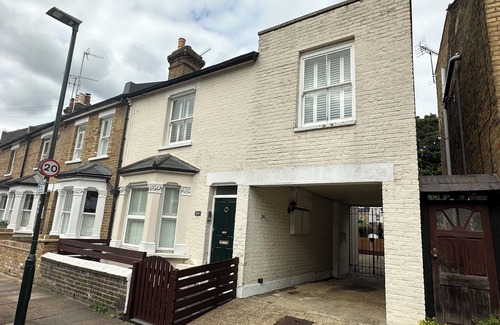 St. Margarets and North Twickenham Apartamento | MODERN 2 BEDROOM APARTMENT IN ST MARGARETS, RICHMOND