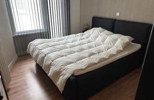 Blankenberge Apartamento | Modern 2-bedroom apartment within walking distance of the city centre and the beach T209