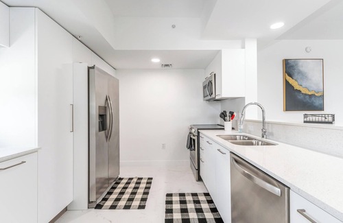 Parkside Apartamento | Modern 2-bedroom apartment w/Pool near beach and airport