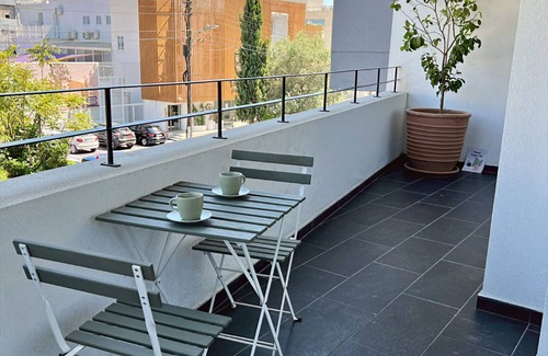 Historical Center Apartamento | Modern 2-bedroom apartment in the heart of Limassol with WiFi, AC