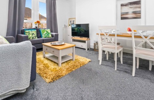 Airdrie Apartamento | Modern 2 bedroom apartment close to local amenities.