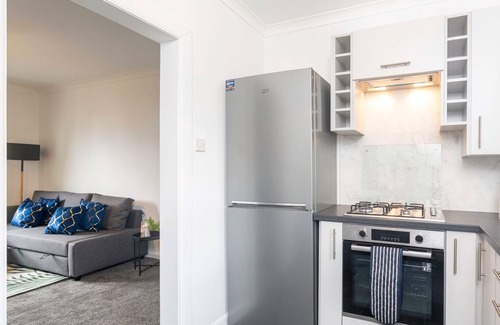 Glasgow Apartamento | Modern 2 bedroom apartment with parking and wifi.