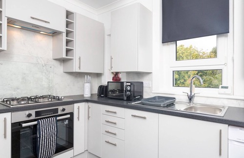 Glasgow Apartamento | Modern 2 bedroom apartment with parking and wifi.