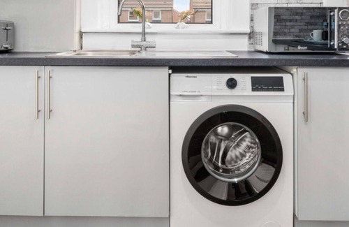 Glasgow Apartamento | Modern 2 bedroom apartment with parking and wifi.