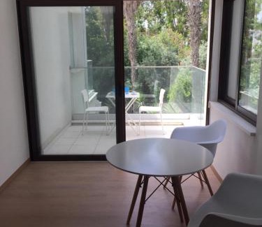 Agios Tychon Apartamento | Modern 2 bedroom Beach Apartment
