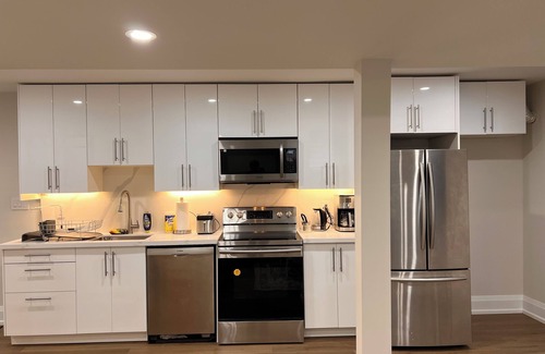 Richmond Hill Casa | Modern 2 Bedroom 1 Parking Basement Unit