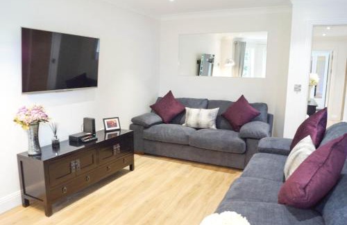 Bournemouth Apartamento | Modern 2 bedroom central property with private parking