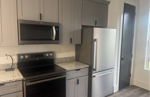Dalton Condominio | Modern 2 Bedroom Condo steps away from Downtown Dalton