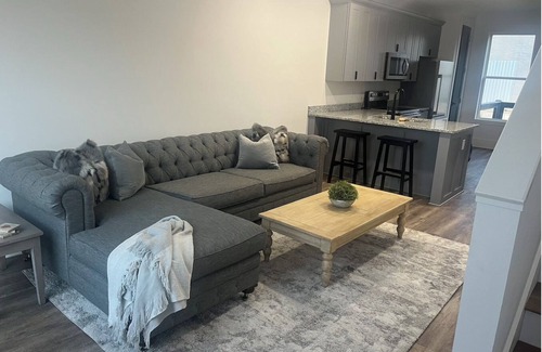 Dalton Condominio | Modern 2 Bedroom Condo steps away from Downtown Dalton