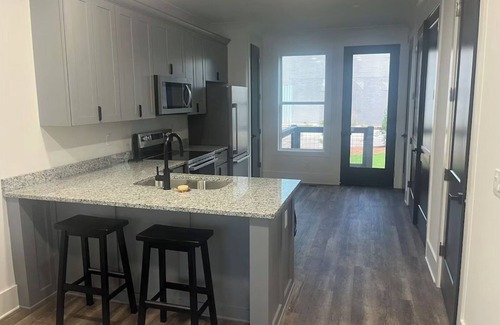Dalton Condominio | Modern 2 Bedroom Condo steps away from Downtown Dalton