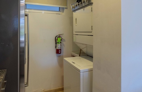 Boegoeroei Condominio | Modern 2-bedroom condo w/ direct pool access, and 4-minutes drive from the beach