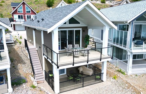 Central Okanagan Cabaña | Modern 2-bedroom + den cottage in a prime location