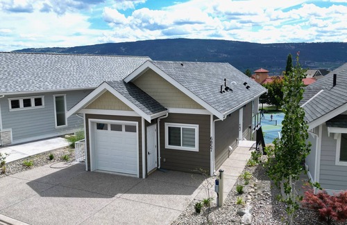 Central Okanagan Cabaña | Modern 2-bedroom + den cottage in a prime location