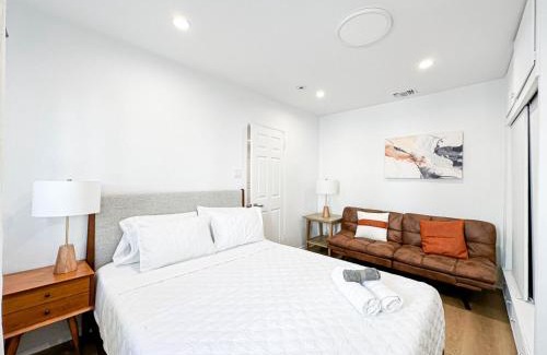 Westwood Casa | Modern 2-Bedroom Gem Close to Beverly Hills - DOH2